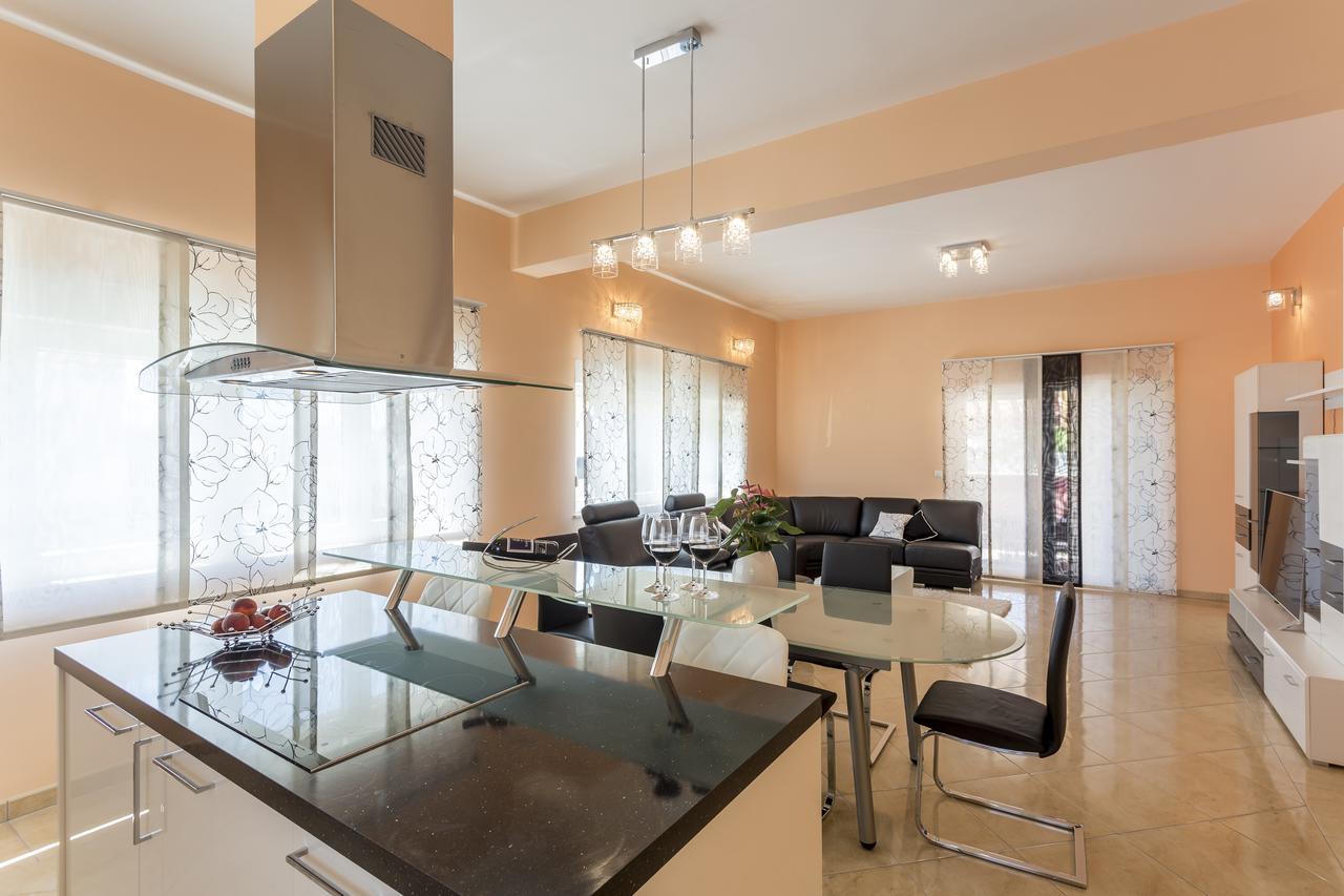 Apartmani Lukic Split Exterior photo