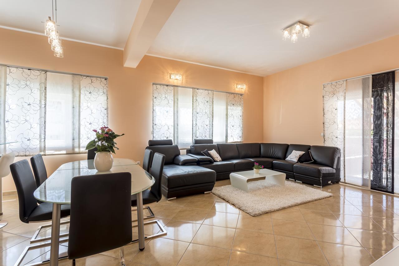Apartmani Lukic Split Exterior photo